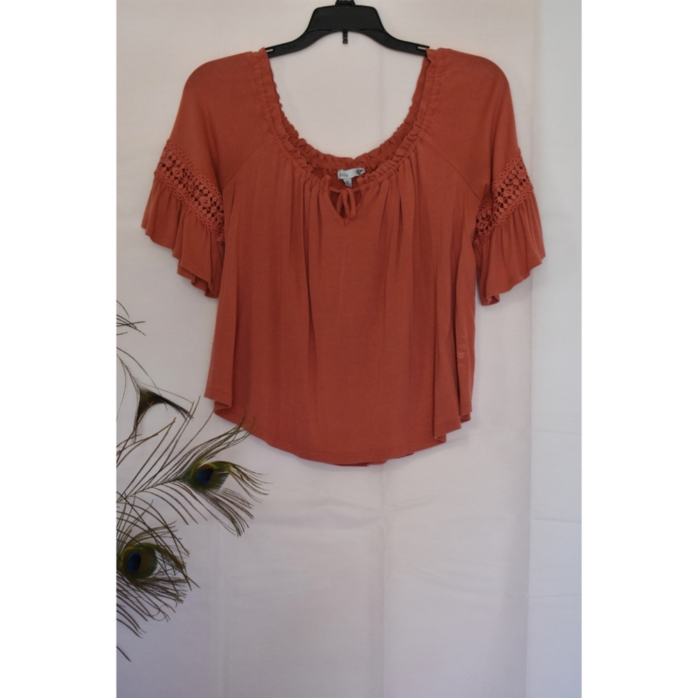 Flowy Scoop Top